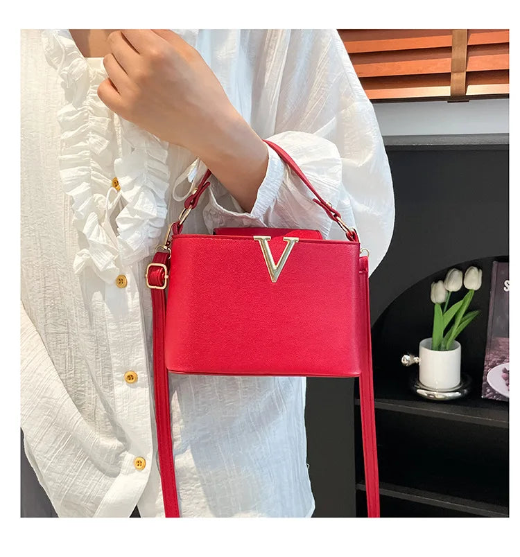 Sac fourre-tout de luxe pour femmes, sac seau élégant en cuir Pu en forme de V Chic, sac à main à couverture supérieure pour femmes, sac à bandoulière pour femme
