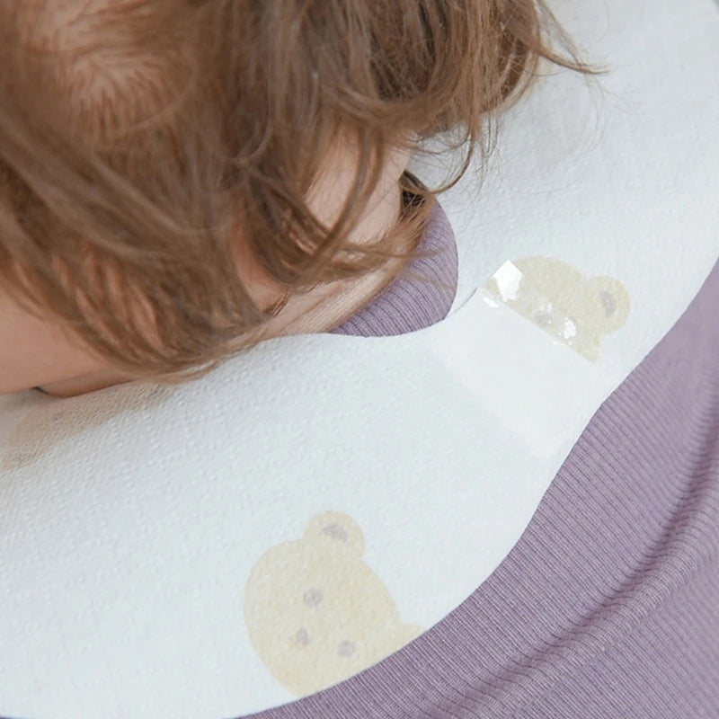 Paquet de 50 bavoirs jetables pour bébés âgés de 6 mois à 2 ans, bavoir d'alimentation ours de dessin animé pour garçon et fille, serviette de bave Non tissée