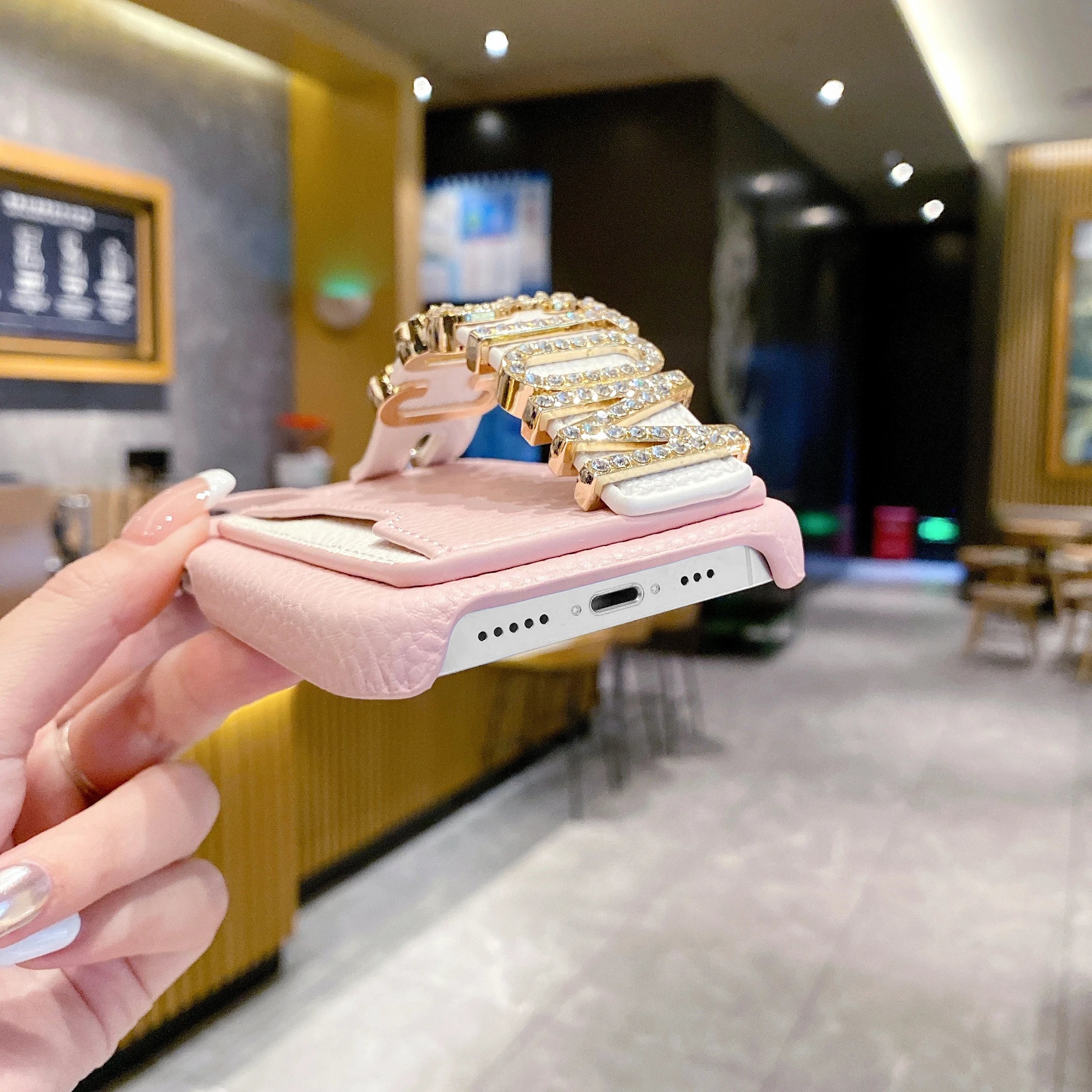 Étui de téléphone en cuir personnalisé avec nom de lettre, porte-carte de bracelet personnalisé, iPhone 16, 15, 14, 13, 12, 11Pro Max, 16Plus