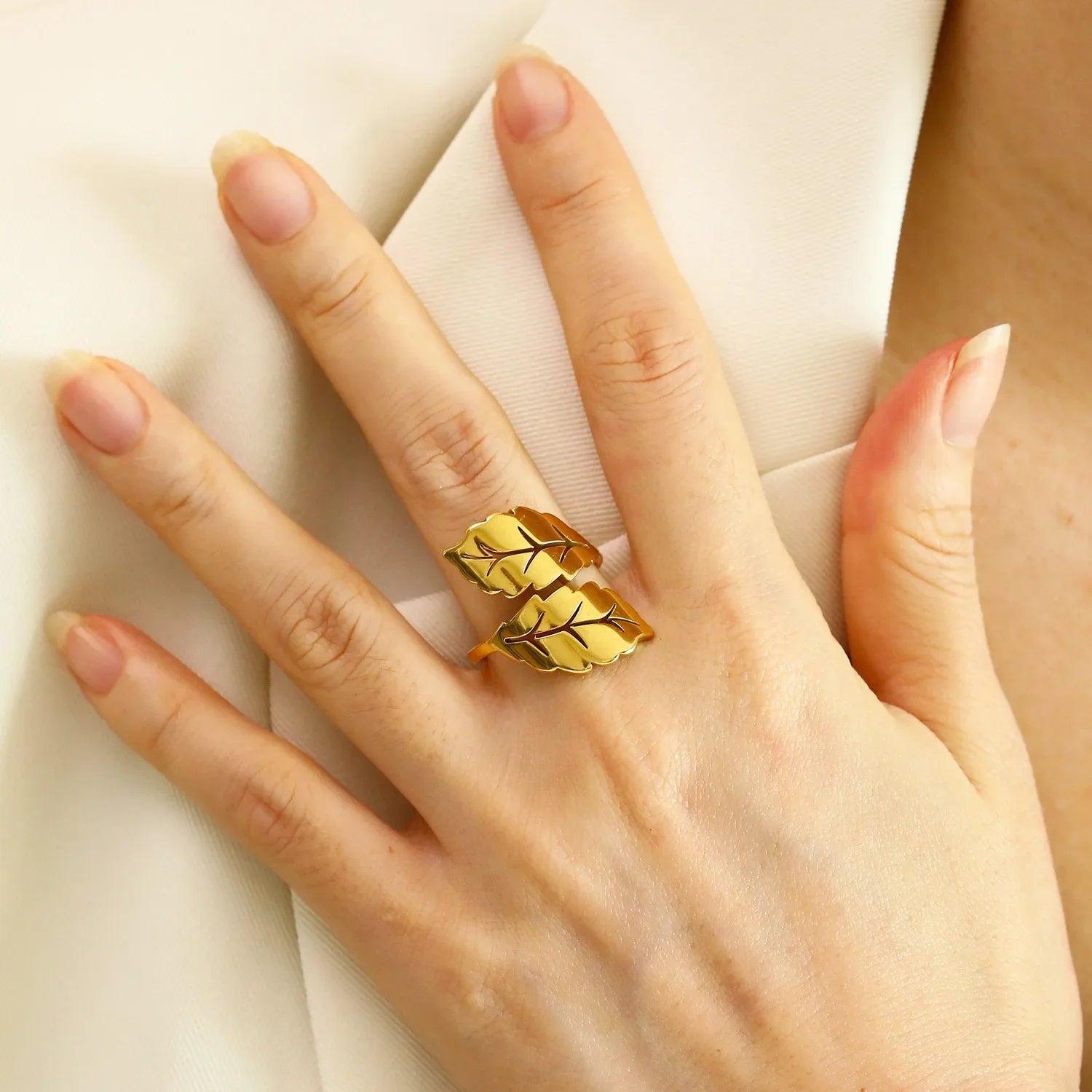 Bague simple en acier titane pour femme, motif feuille, plaqué or 18 carats, style coréen, tendance, haut de gamme, accessoire mode