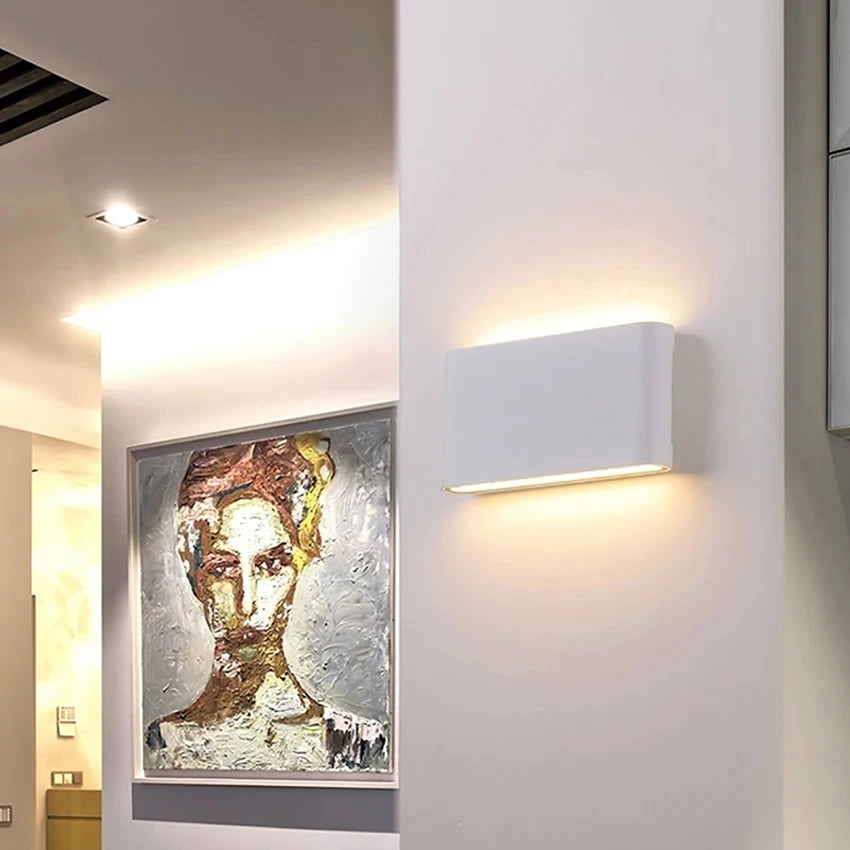 Modern Waterproof Outdoor 12W LED Wall Lamp IP65 Aluminum Up and Down Wall Sconce Garden Porch Decorative Light 110V 220V