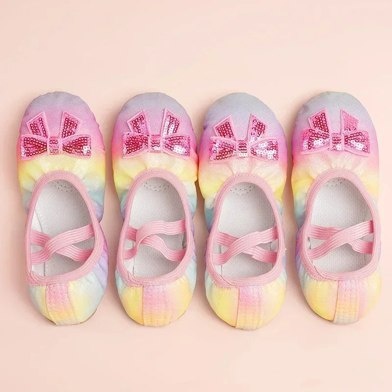 Chaussures de danse pour enfants filles ballerines chaussures arc-en-ciel nœud paillettes en cuir à semelles souples danse Performance Skate Sport chaussures de Yoga