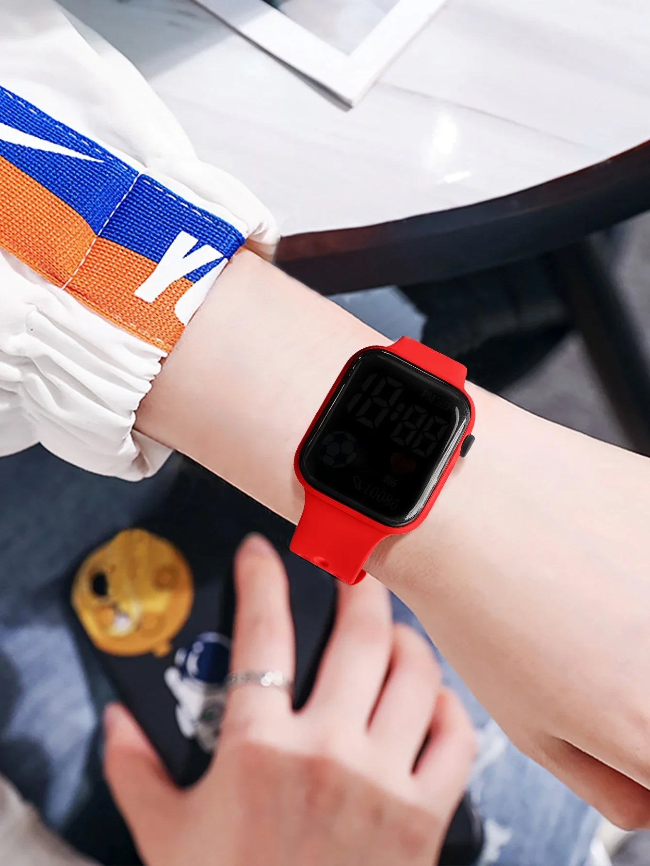 Montres numériques LED pour enfants et adultes, bracelet en Silicone, montre-bracelet électronique de dessin animé, horloge de sport, cadeaux pour garçons et filles