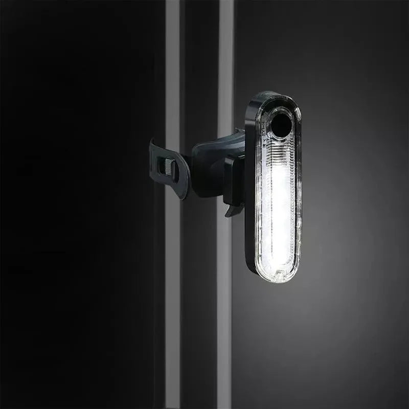 Enquêter arrière LED étanche pour vélo, aste par USB, éclairage de vélo clignotant, lampe à iode de sécurité, accessoires de lanterne de vélo