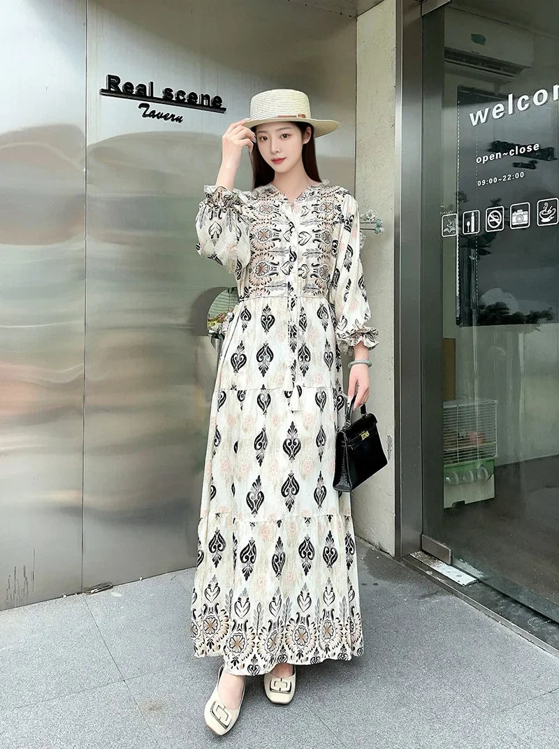 Loose-fitting bohemian cotton dress with floral print, long sleeves, plus size, maternity maxi dress for pregnant women and expectant mothers
