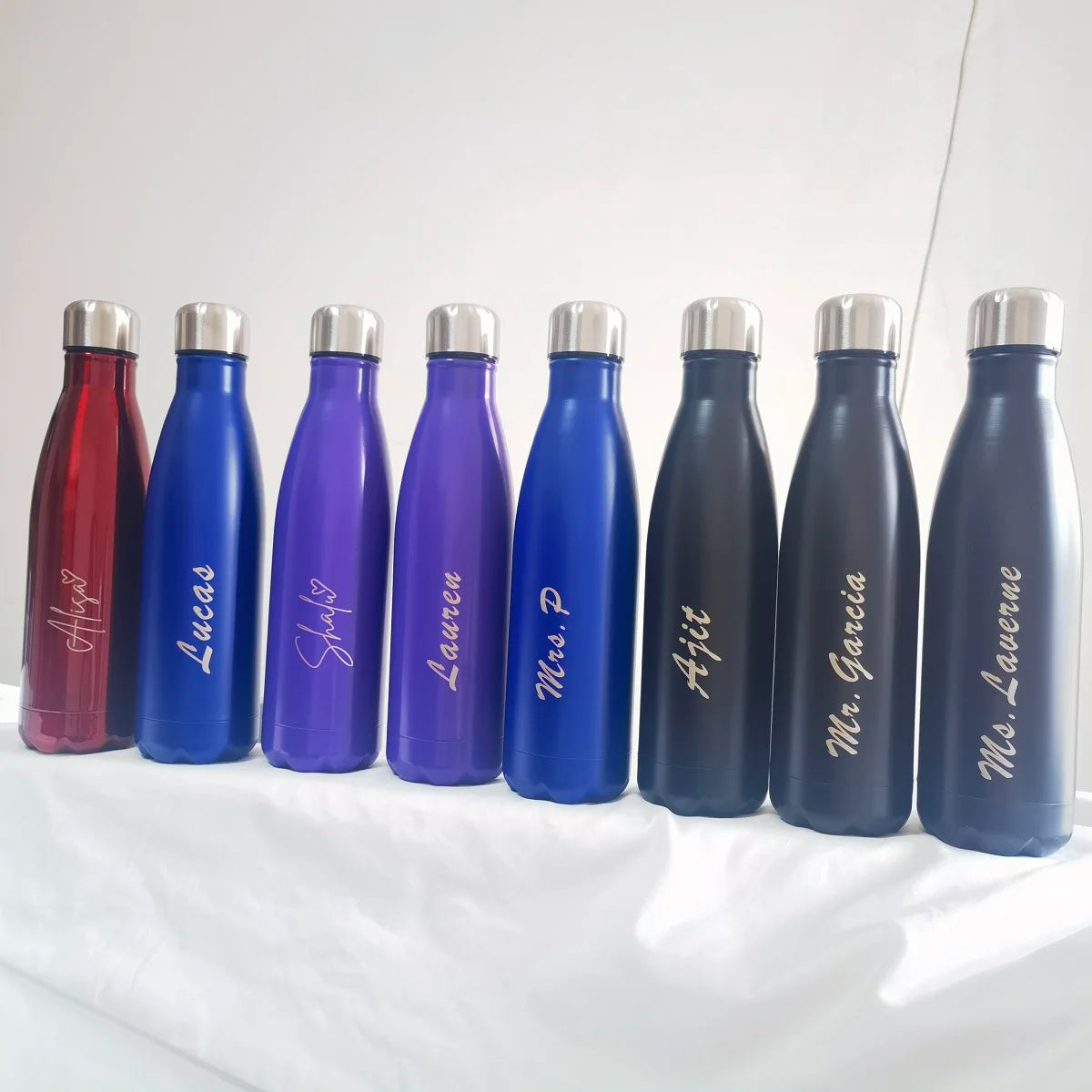 Bouteille d'eau isolée personnalisée en acier inoxydable avec nom et texte, isolation thermique, pour Noël ou toutes occasions