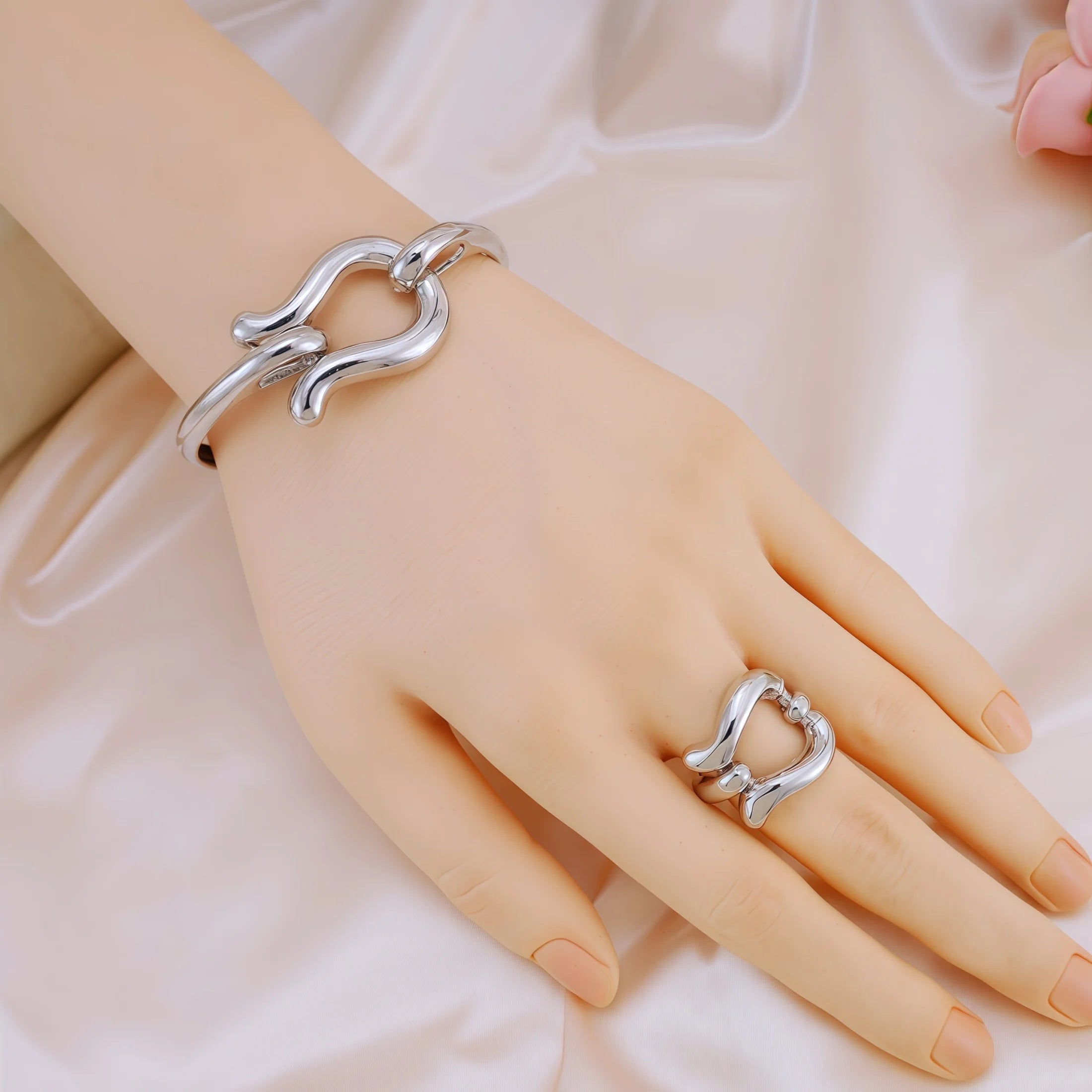 Ensembles de bijoux à la mode pour femmes, couleur or, collier ras du cou, boucles d'oreilles, Bracelets, bague, ensemble de mariage, accessoires de fête