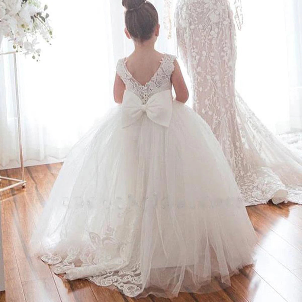 White lace bridesmaid dress for girls, with large floral bow, children's ball gown, wedding party dress, pageant dress, first communion dress