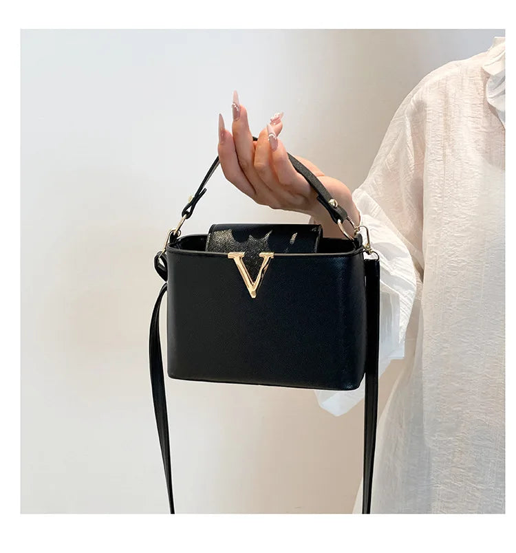Sac fourre-tout de luxe pour femmes, sac seau élégant en cuir Pu en forme de V Chic, sac à main à couverture supérieure pour femmes, sac à bandoulière pour femme