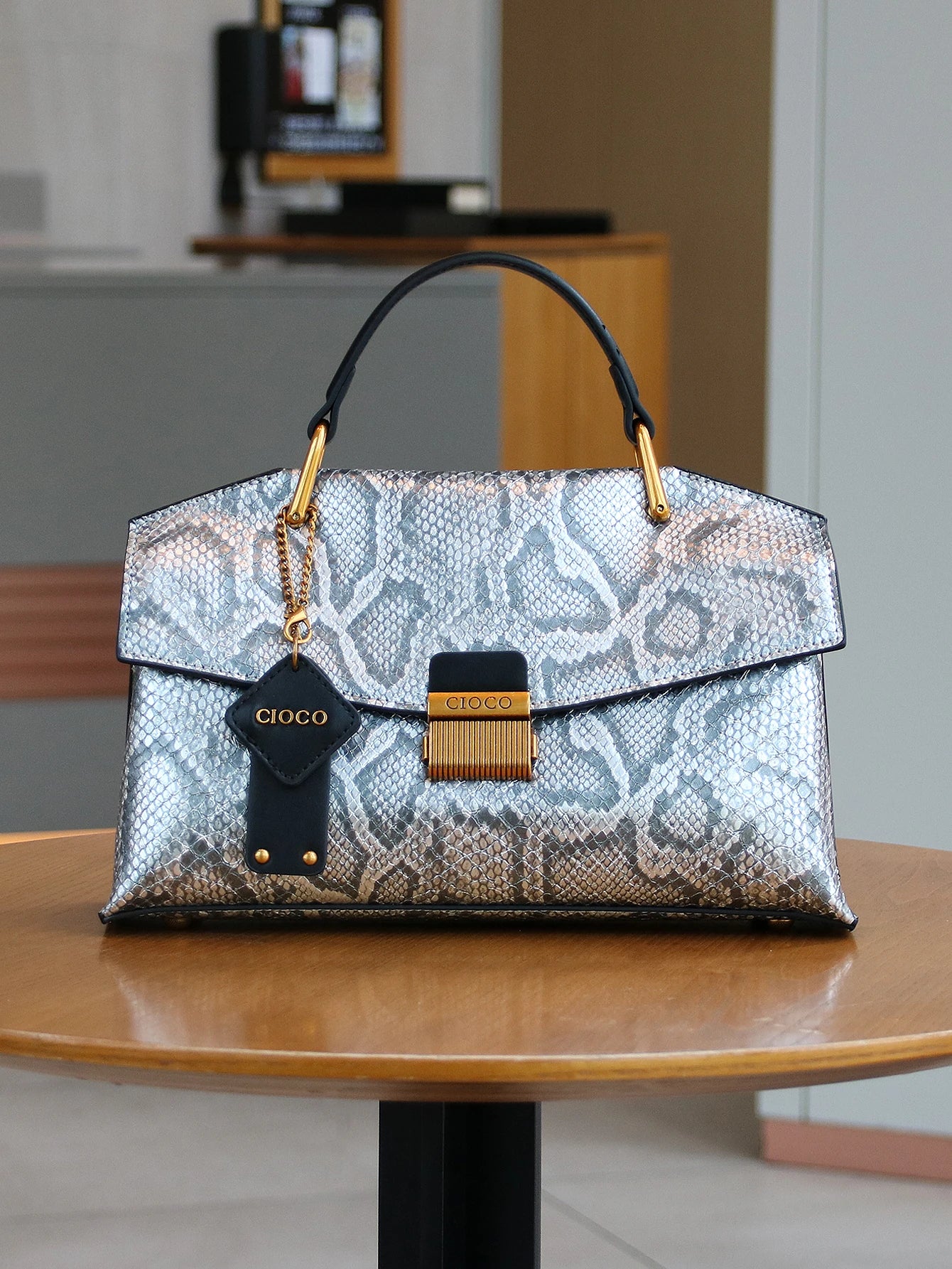 2025 nouveau rétro bleu en forme de serpent sac à main de haute qualité mode luxe sac à main léger grande capacité une épaule messen