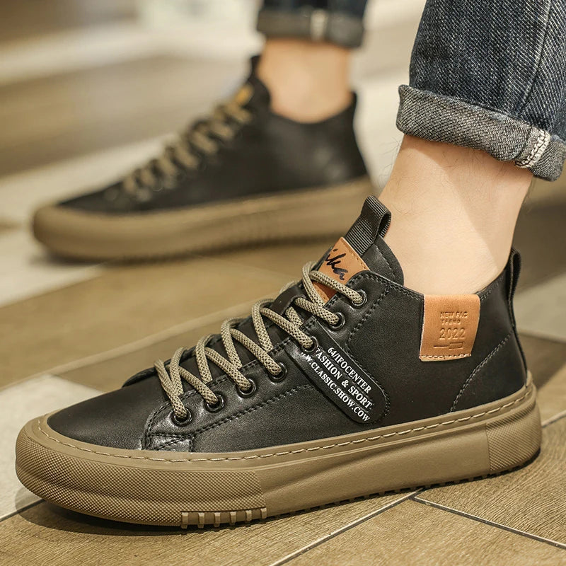 Men's casual sports shoes are fashionable, retro, classic and handcrafted, breathable and warm for all seasons, suitable for everyday wear, outdoor sports, and mountaineering.