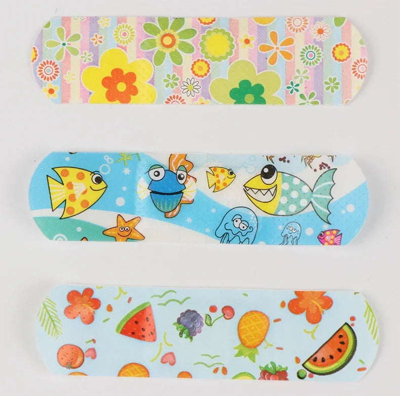 100 pièces enfants Bandages en vrac enfants mignon dessin animé Bandages bandes adhésives flexibles médical imperméable respirant pour les enfants