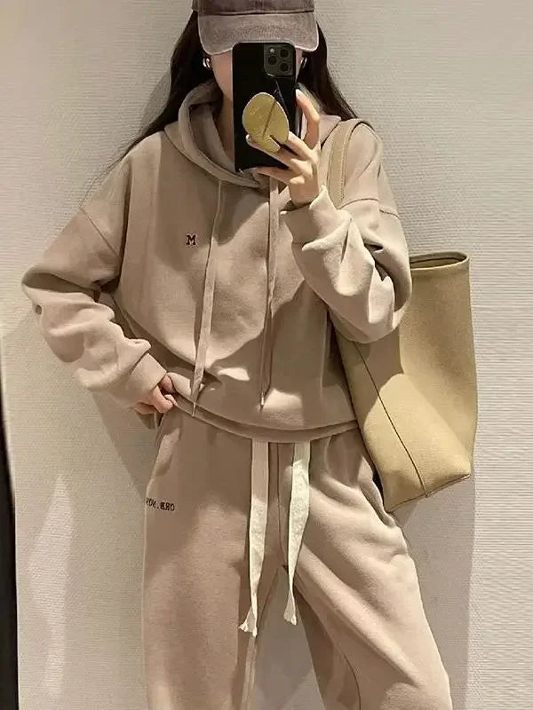 Ensemble de sport américain à la mode pour femmes, sweat à capuche, pantalon décontracté brodé, ensemble deux pièces en Fiber de Polyester, automne hiver