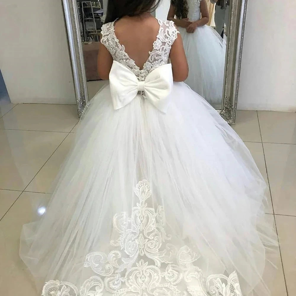 White lace bridesmaid dress for girls, with large floral bow, children's ball gown, wedding party dress, pageant dress, first communion dress