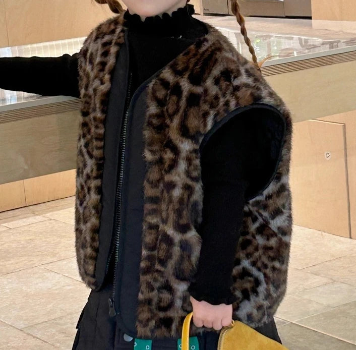 Girls' winter coat, new fashion, western style, built-in fur, leopard print, fur vest, everyday warm outfit, 2025
