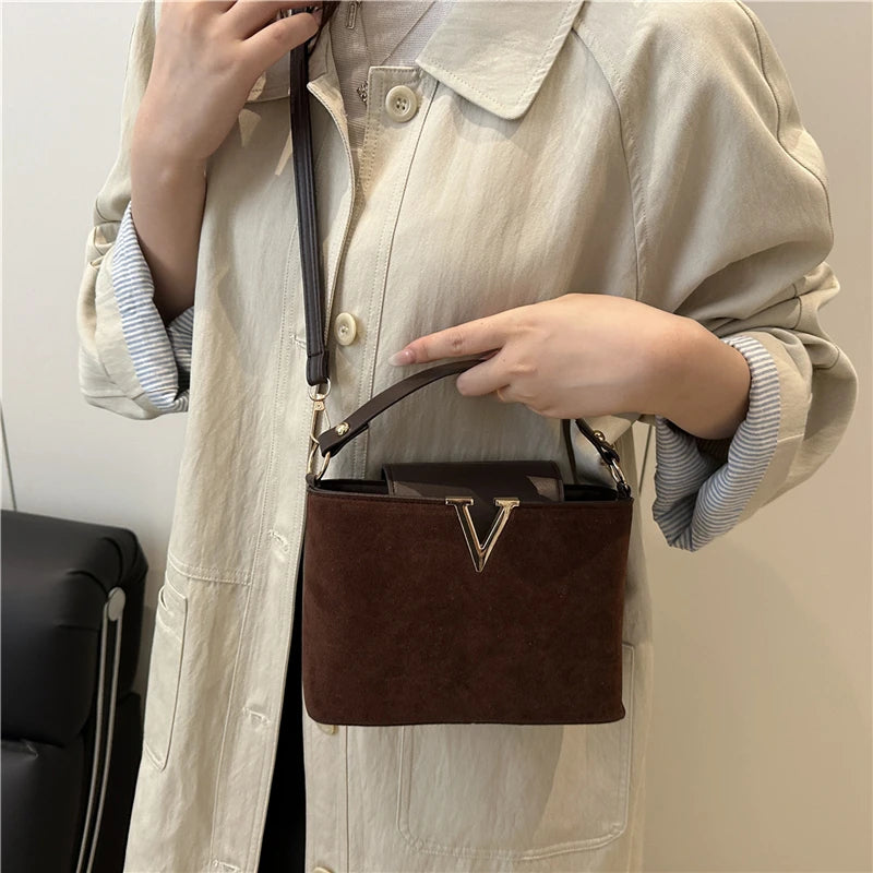 Fashionable mini suede bag for women, faux suede tote bag, decorative handbag with locking buckle, shoulder bags 