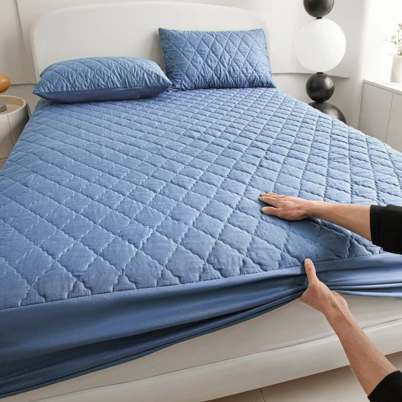 Housse de matelas matelassée épaisse et imperméable, protection de matelas, drap-housse Queen King, couverture de lit (sans taie d'oreiller)