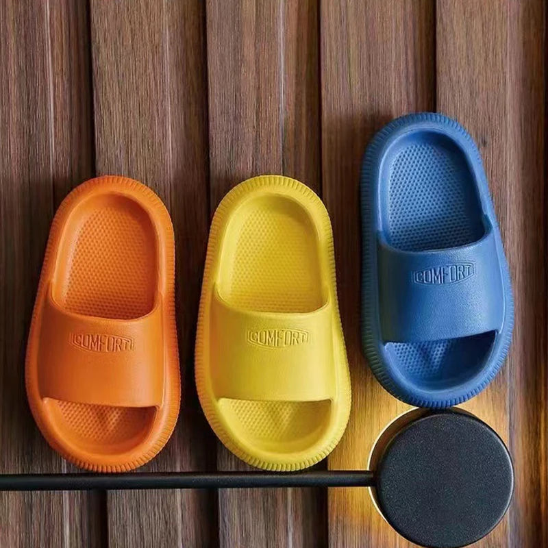 Pantoufles de salle de bain pour enfants, couleur unie, antidérapantes, semelle souple, pantoufles d'été pour garçons et filles de 4 à 10 ans, pantoufles de maison mignonnes