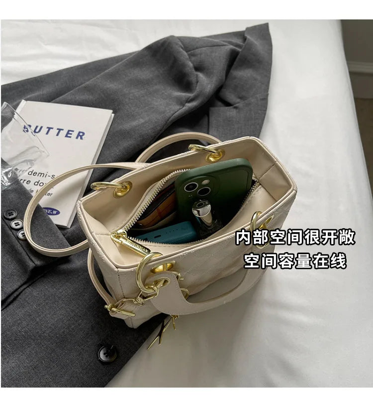 Small Premium Western Style Bag, New Shoulder Bag, Fashionable Embroidery Thread, Versatile Concubine Handbag 