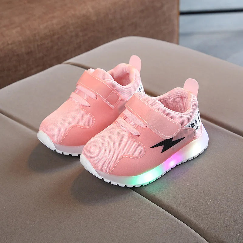 Chaussures lumineuses pour enfants garçons et filles baskets en maille légère brillante baskets lumineuses pour petits enfants chaussures lumineuses LED pour enfants