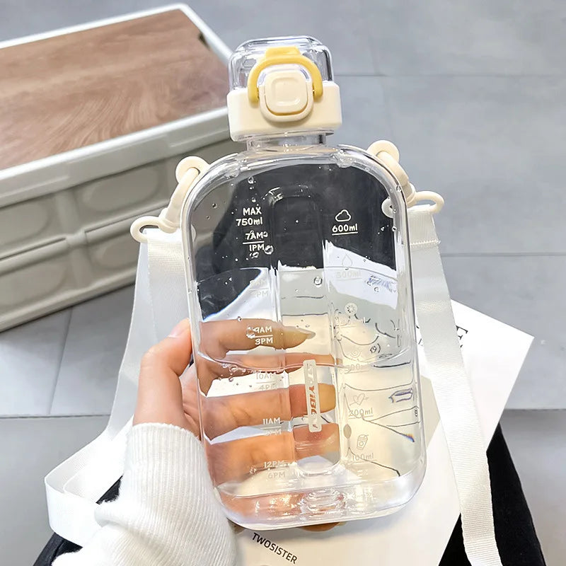 Bouteille d'Eau en Plastique de 750ml avec Sangle, Portable, Écologique, Créative, Durable, pour dehors en Plein Air