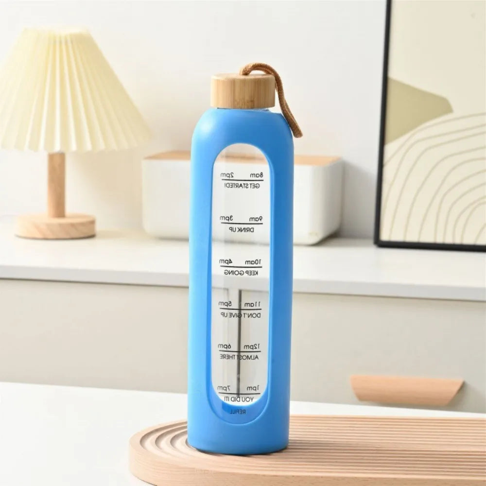 Bouteilles d'eau en verre marquées dans le temps, 32oz, 1l, bouteille de boisson Portable, couvercle en bambou, sans plomb, bouteille de Sport de motivation, manchon en Silicone
