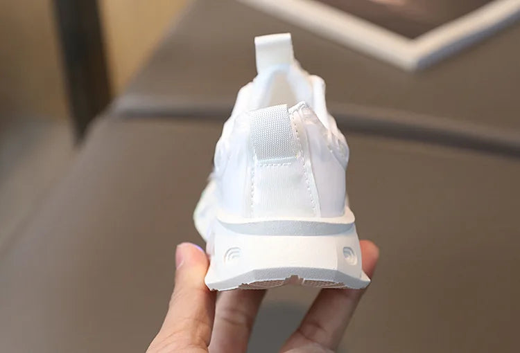 Chaussures pour bébés, baskets lumineuses et maladroites pour garçons et filles, petites et moyennes tailles, à semelles souples, nouvelle collection printemps-automne 2023