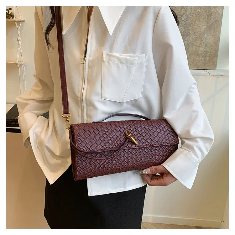 Elegant designer-inspired women's handbag - Luxury branded leather shoulder tote with optional shoulder strap 