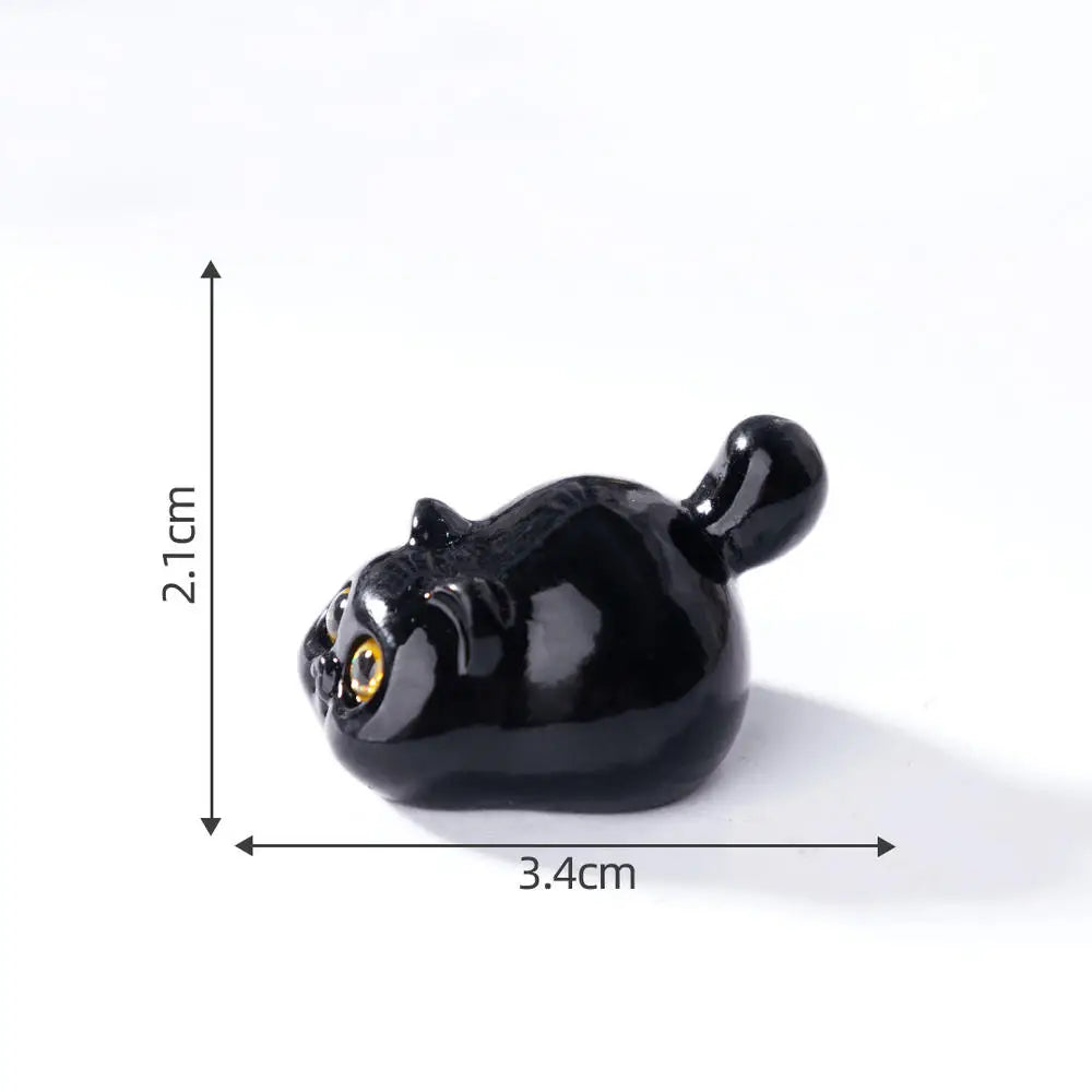Cartoon resin cat figurine, mini kitten, tilted head, home decorations, small creative figurines for car and desk mounting