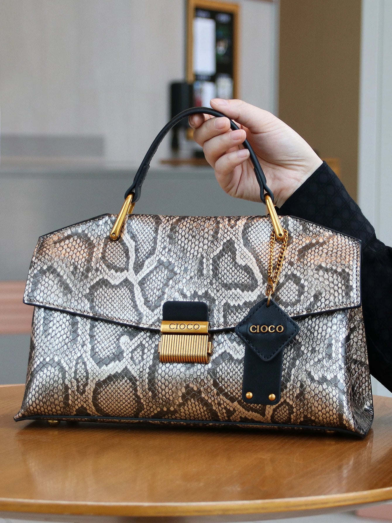 2025 nouveau rétro bleu en forme de serpent sac à main de haute qualité mode luxe sac à main léger grande capacité une épaule messen