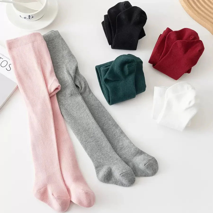 A pair of full-leg baby leggings suitable for boys and girls aged 0 to 4 years, available in five colors.