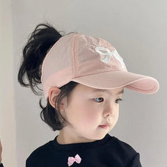 Visière de chapeau de baseball pour enfants mignons, casquette de soleil à nœud papillon imperméable, chapeau à queue de cheval haut pour petites filles, chapeau de plage d'été réglable de 2 à 5 ans