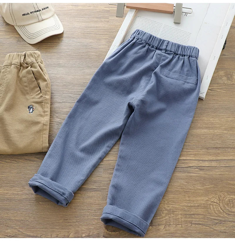 Boys' cartoon embroidered jeans, versatile short-legged haren pants, casual trousers, stylish children's trousers, new summer collection