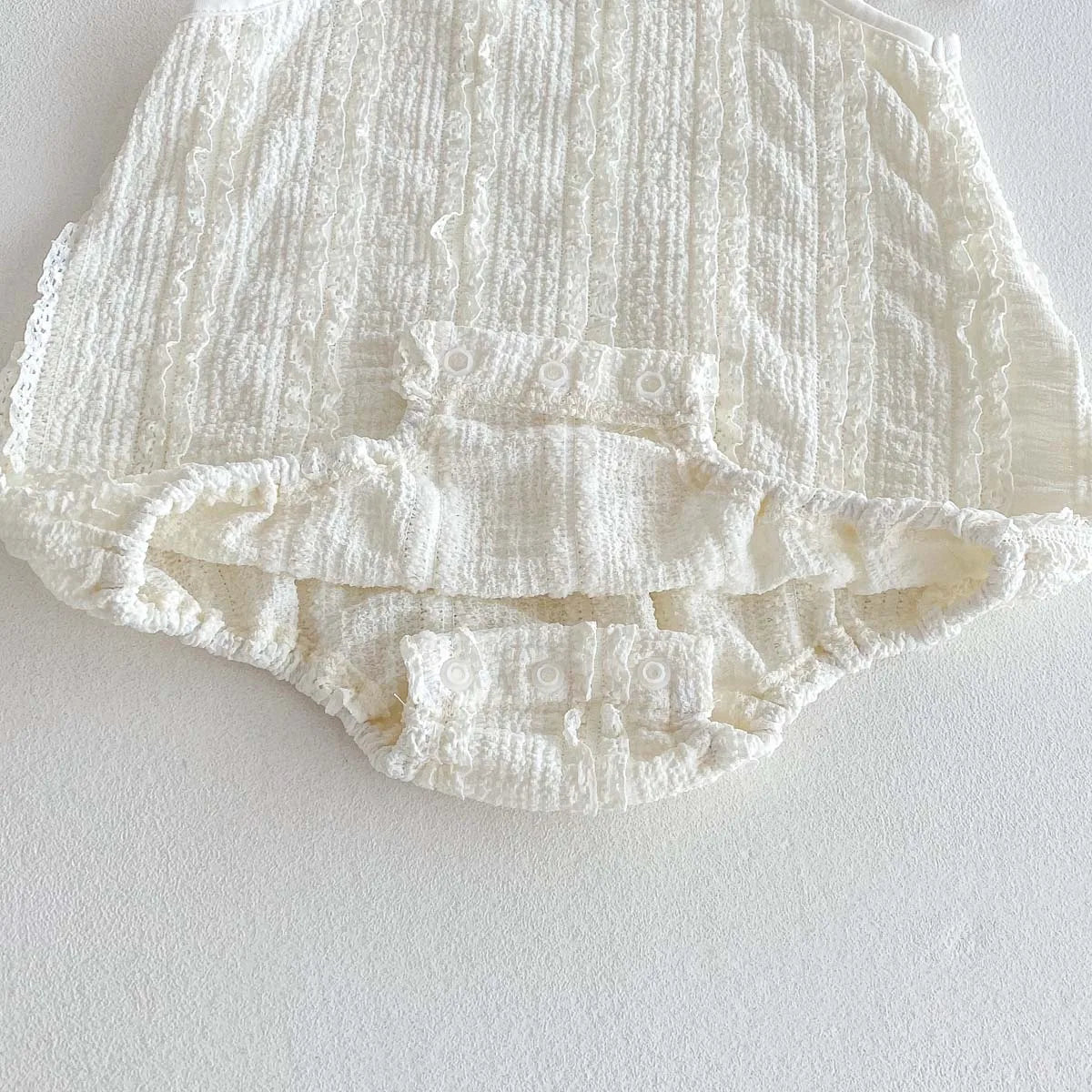 Combinaison d'été basique simple en dentelle pour bébé, combinaison à bretelles fine décontractée pour bébé fille, adaptée aux vêtements d'intérieur et d'extérieur