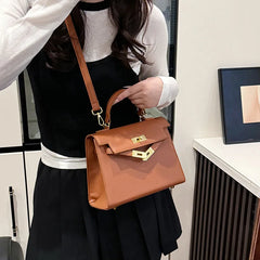 New trendy, unique, classic and luxurious brand - High-end design - Pure color - Unique platinum shoulder bag 