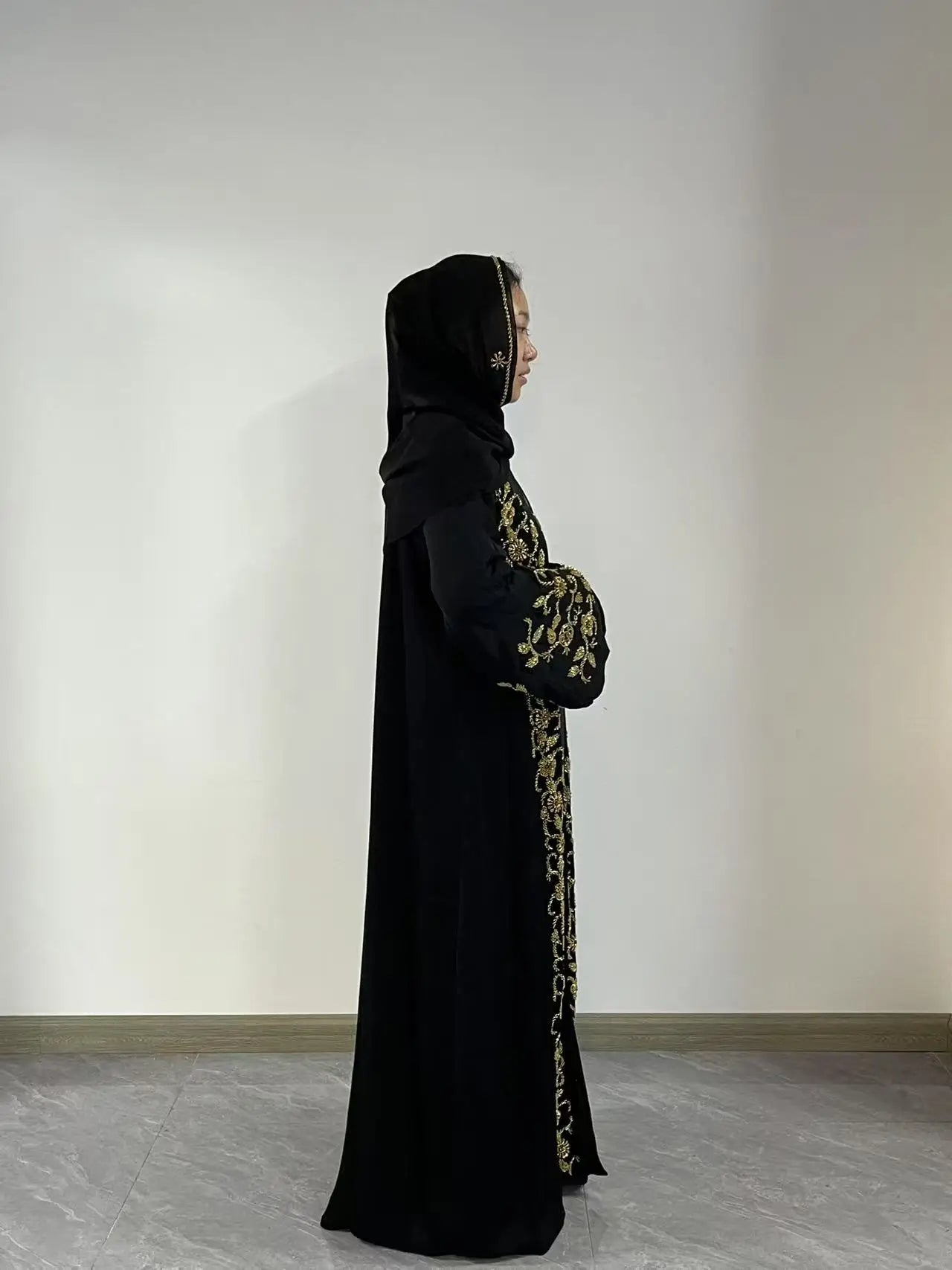Dubai Abaya Large Kaftan Embroidery Hijab Luxury Beaded Muslim Abaya for Women French Dress Gold Embellished Open Abaya