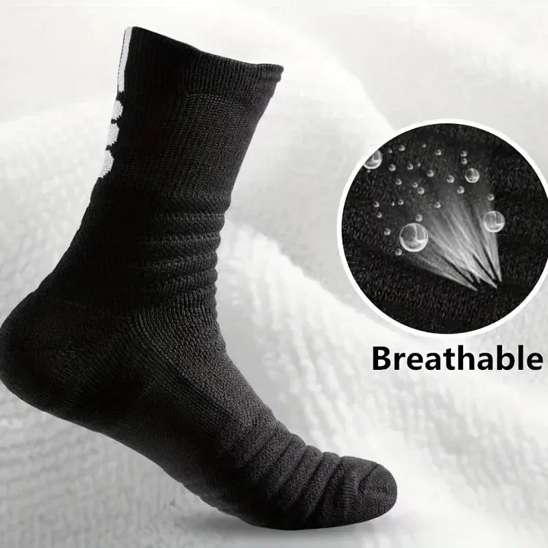 3 pairs of men's comfortable cushioned athletic socks for outdoor sports