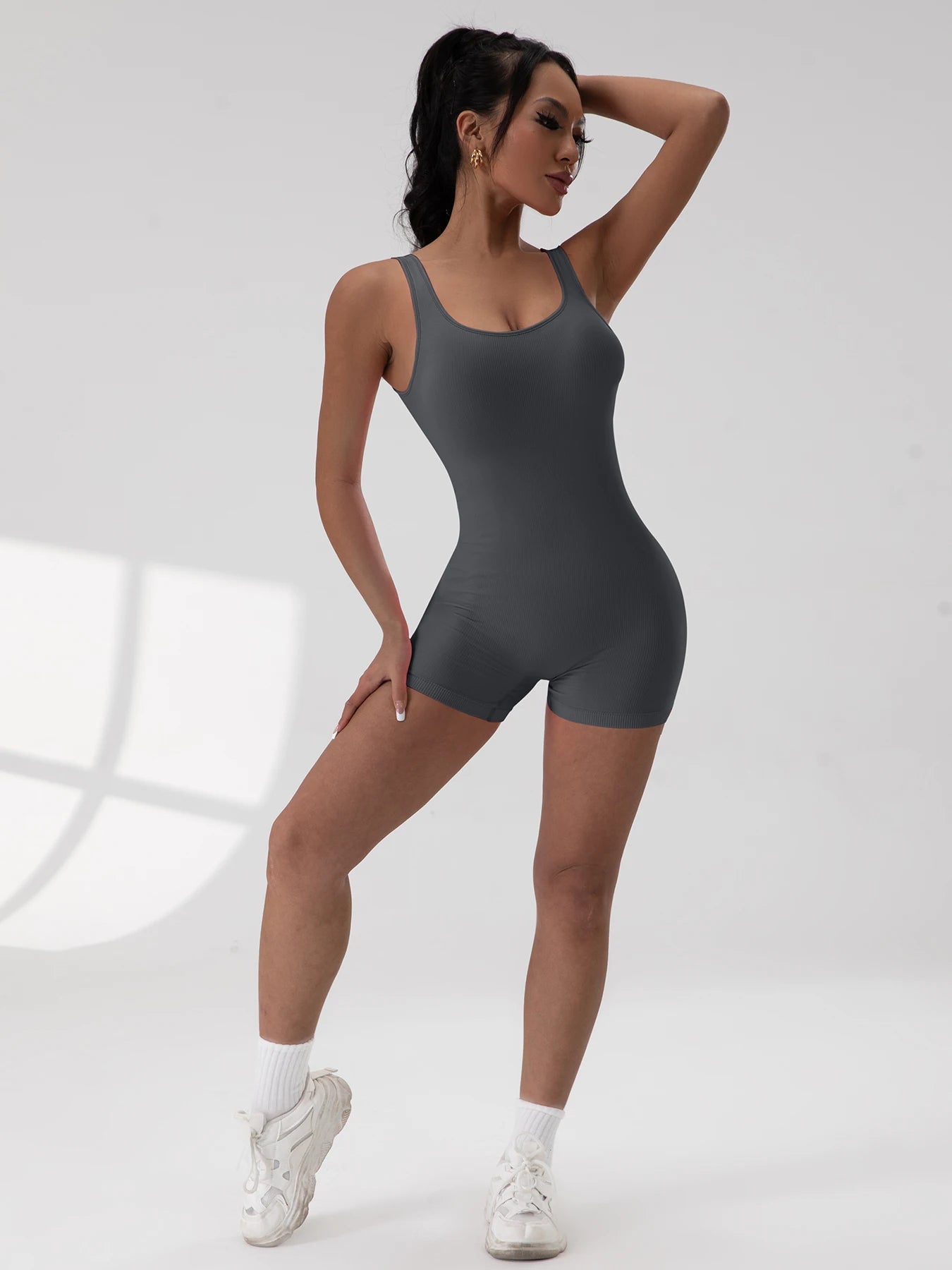 Women's backless yoga jumpsuit, tummy control, U-neck, sleeveless, seamless sports jumpsuit, mesh, stretchy, no bust pads