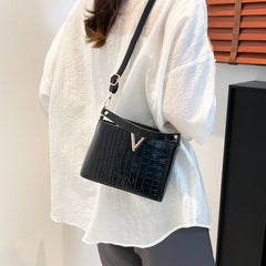 Mini multifunctional handbag made of waterproof PU fabric, fashionable, solid color, simple material, locking buckle, decoration 
