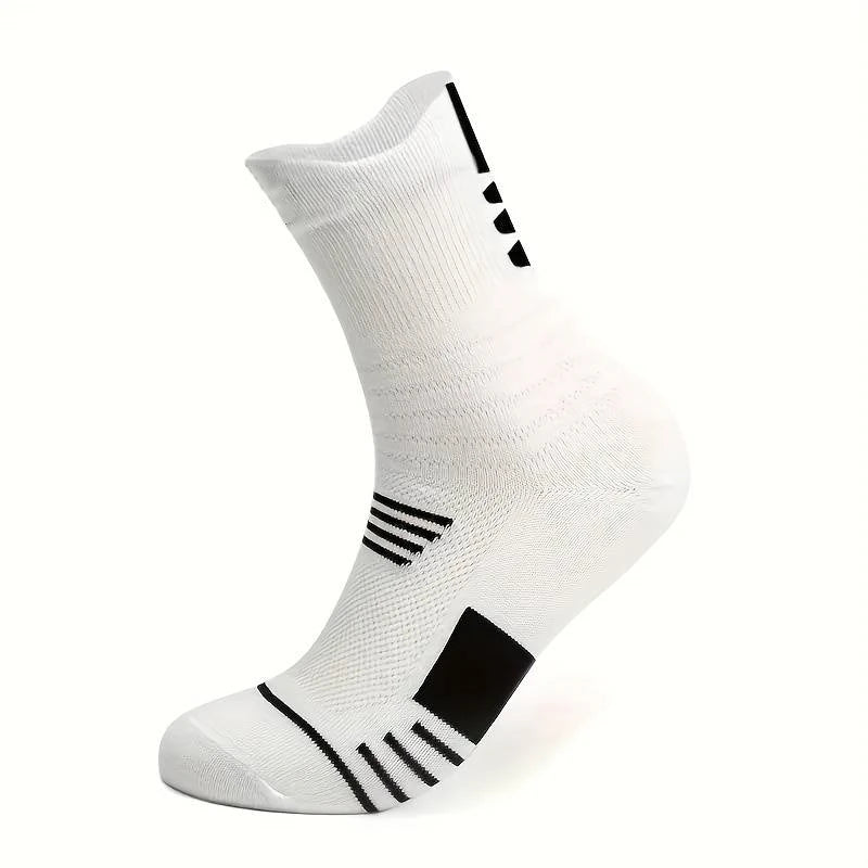 3 pairs of men's comfortable cushioned athletic socks for outdoor sports