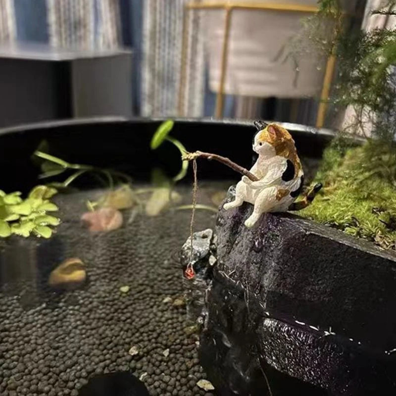 Fish-inspired fishing cat ornaments, mini resin figurine, cartoon cat statue for home office aquarium decoration