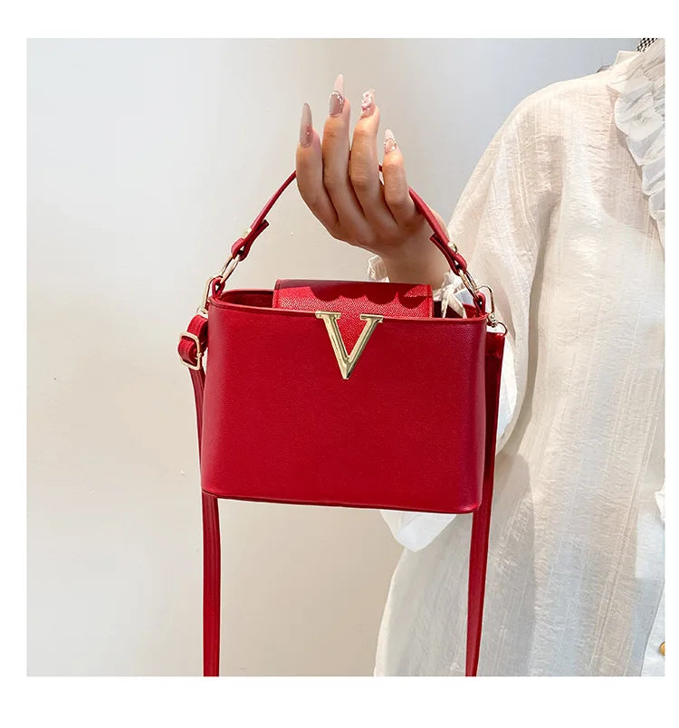 Sac fourre-tout de luxe pour femmes, sac seau élégant en cuir Pu en forme de V Chic, sac à main à couverture supérieure pour femmes, sac à bandoulière pour femme