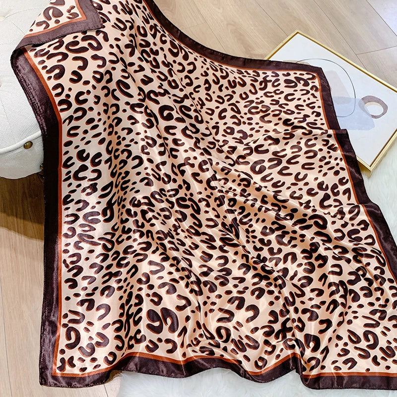 2025 Design marque foulard foulard châle enveloppes imprimer soie Satin écharpe carré femmes musulman Hijab élégant bandeau Bandana