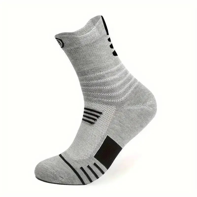 3 pairs of men's comfortable cushioned athletic socks for outdoor sports