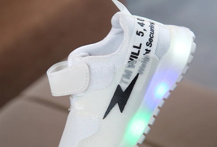 Chaussures lumineuses pour enfants garçons et filles baskets en maille légère brillante baskets lumineuses pour petits enfants chaussures lumineuses LED pour enfants