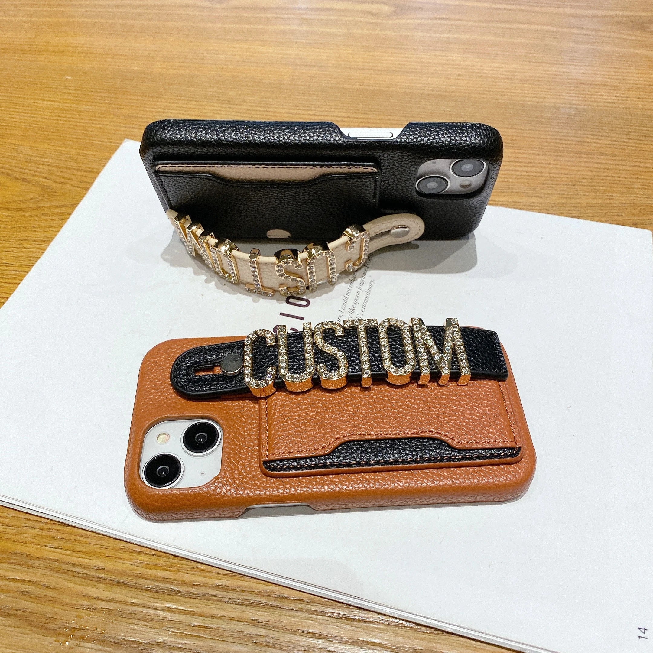 Étui de téléphone en cuir personnalisé avec nom de lettre, porte-carte de bracelet personnalisé, iPhone 16, 15, 14, 13, 12, 11Pro Max, 16Plus