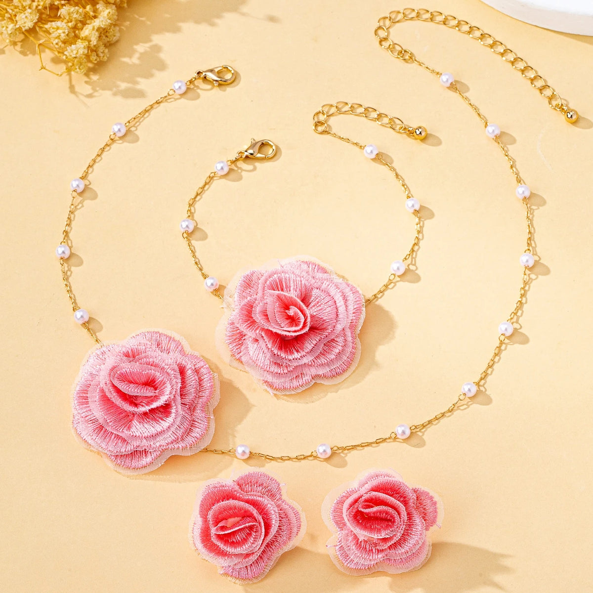 Ensemble de bijoux pour femmes, tissu élégant, fleur, Imitation de perles, collier, Bracelet, boucles d'oreilles, bijoux bohème pour usage quotidien et vacances