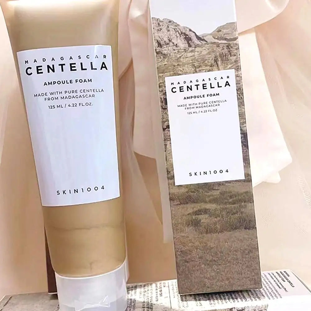 Nettoyant pour le visage Skin1004 Centella Asiatica, Essence de sel de l'himalaya, mousse nettoyante en profondeur pour une purification douce et rafraîchissante
