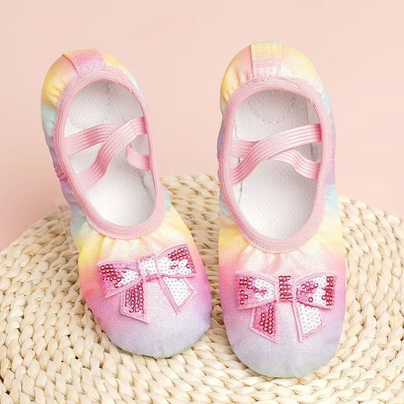 Chaussures de danse pour enfants filles ballerines chaussures arc-en-ciel nœud paillettes en cuir à semelles souples danse Performance Skate Sport chaussures de Yoga
