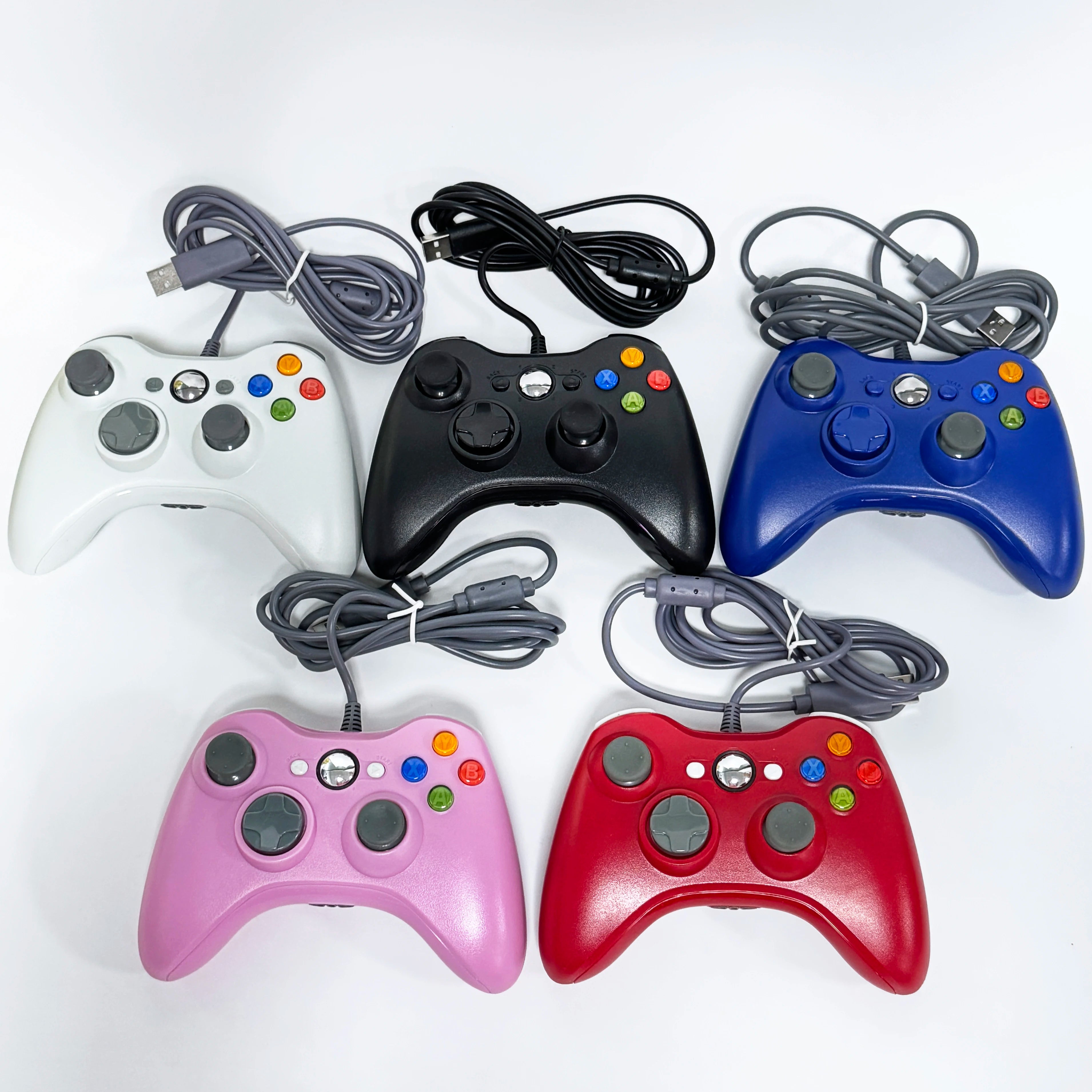 Le contrôleur de jeu filaire 360 prend en charge Xbox 360 et Windows 7/8/10, avec moteur intégré, plusieurs couleurs au choix